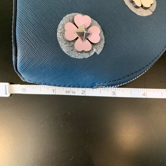 NWT Kate Spade Cameron Spade Flower Appliqué  Dome Blue  Medium Dome Cosmetics - Picture 11 of 12